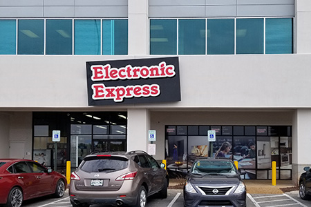 Electronic Express 100 Oaks Mall Store Front
