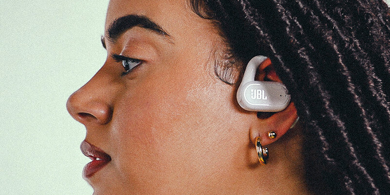 JBL Earbuds Lifestyle